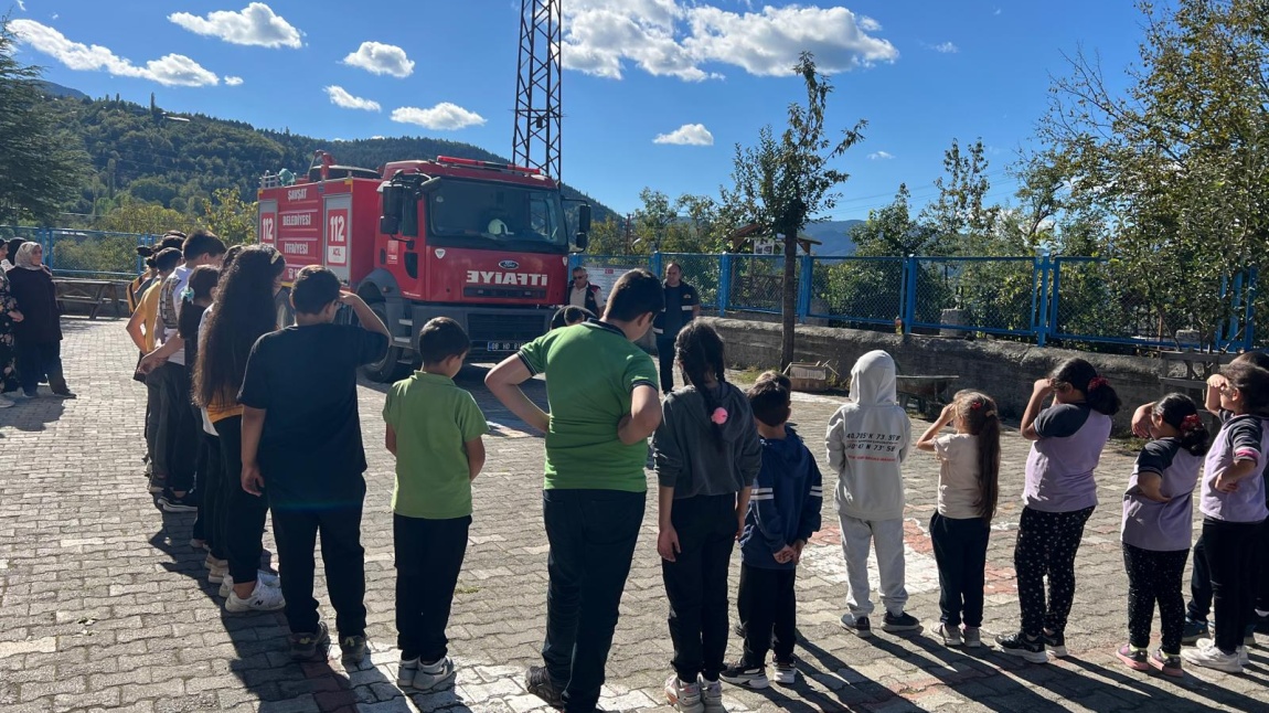 OKULUMUZDA YANGIN TATBİKATI YAPILDI.