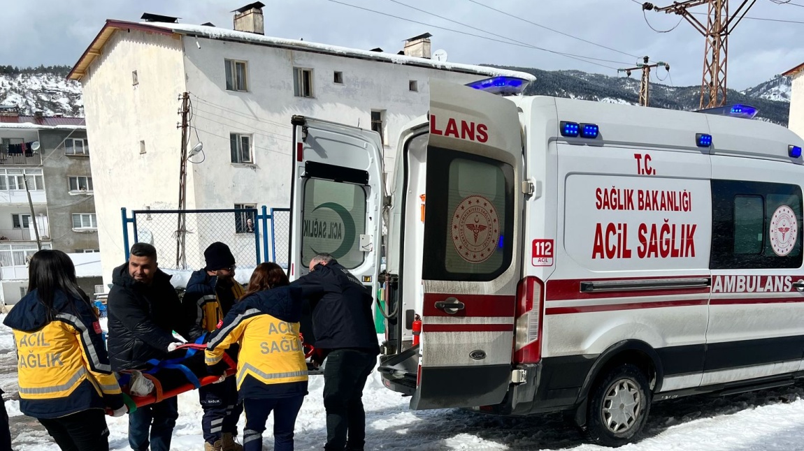 Okulumuzda Afet Farkındalık Eğitimi ve Deprem Anı Tatbikatı Gerçekleştirildi